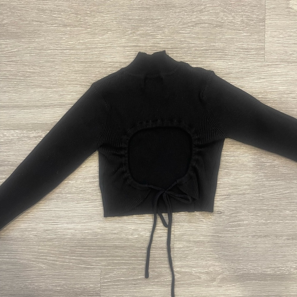 White Fox Boutique Black Crop Top